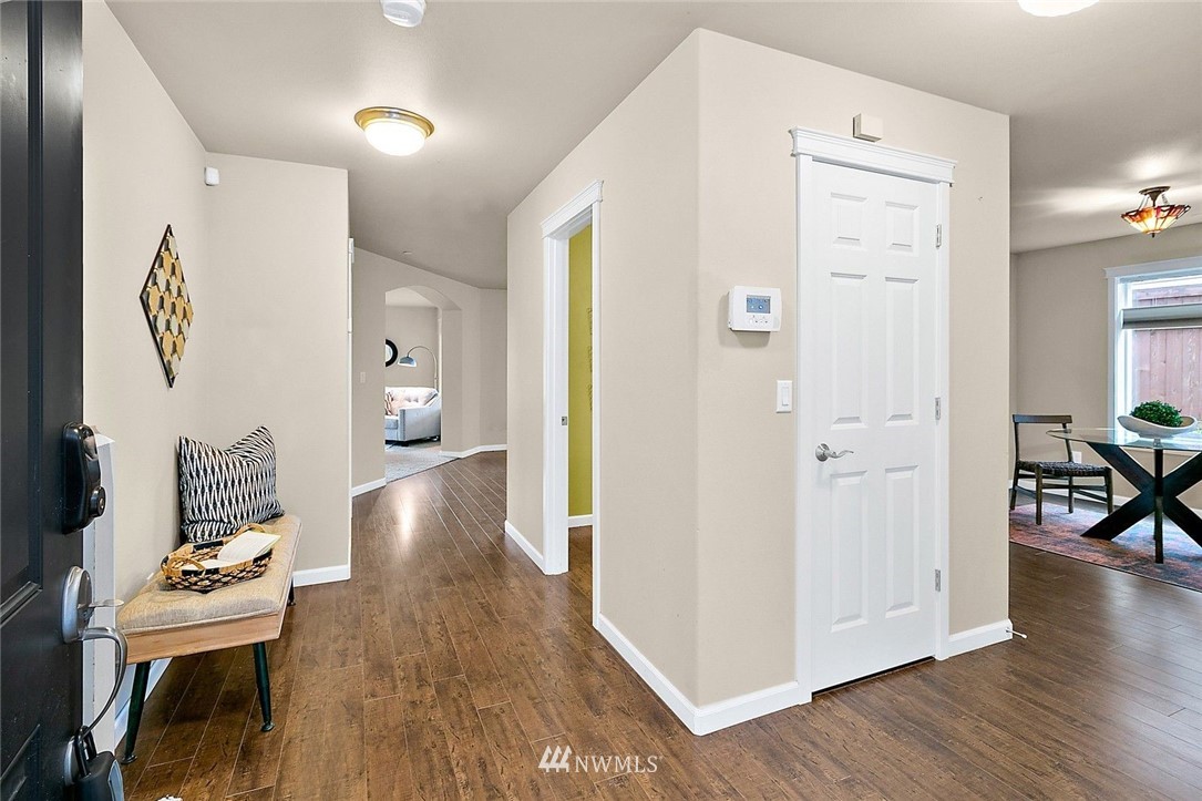 1147 Swan Loop DuPont, WA 98327 - Photo 3 of 40 Gallery Image 3