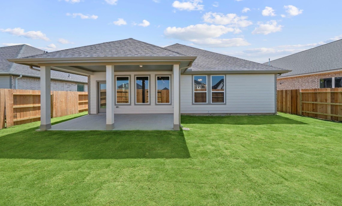 325 Gambels Quail Road Hempstead, TX 77445 - Photo 16 of 21 front view of a house with a yard