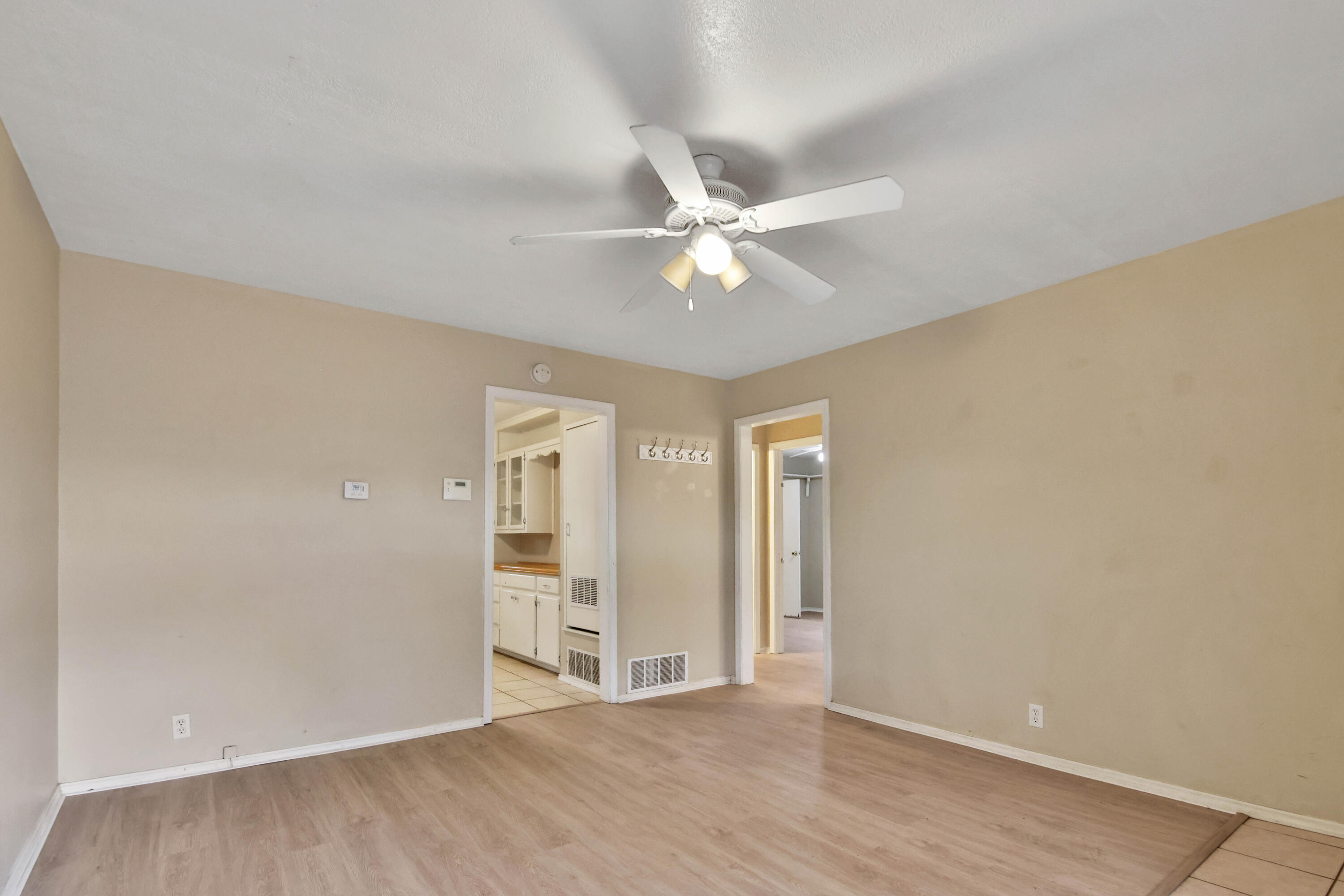 2810 42nd Street Lubbock, TX 79413 - Photo 5 of 39 IMG_0017