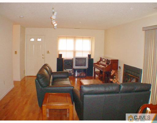 20 Rice Run East Brunswick, NJ 08816 - Photo 2 of 10 Gallery Image 2