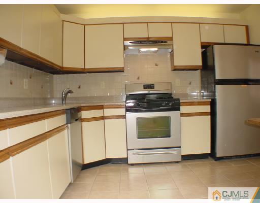 20 Rice Run East Brunswick, NJ 08816 - Photo 6 of 10 Gallery Image 6
