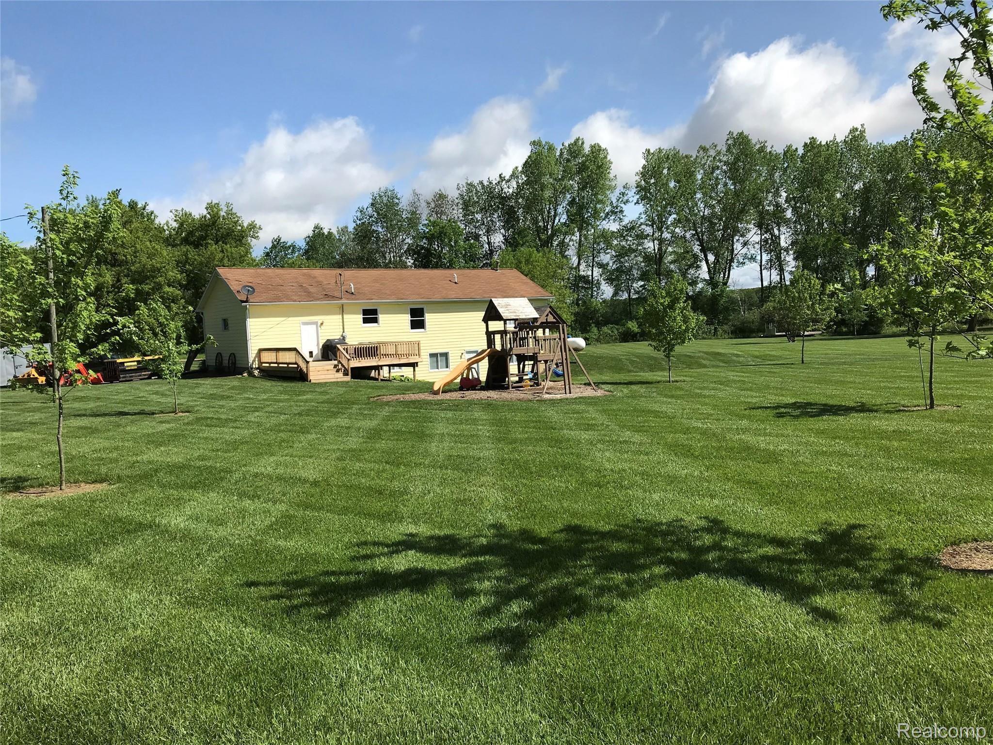 8525 Cork Road Yale, MI 48097 - Photo 3 of 17 IMG_0739.jpg