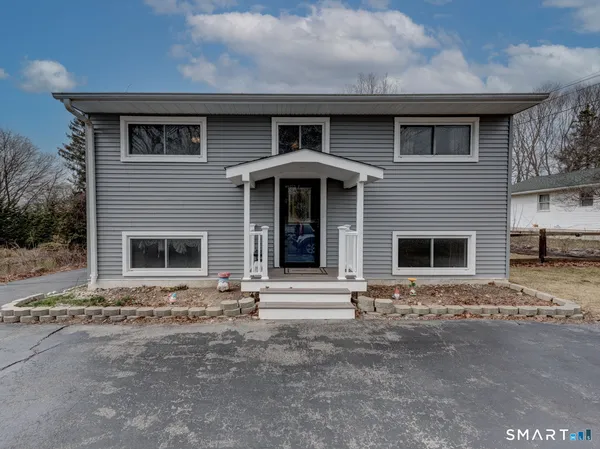 $389,900 | 335 Cow Hill Road, Groton, CT 06355
