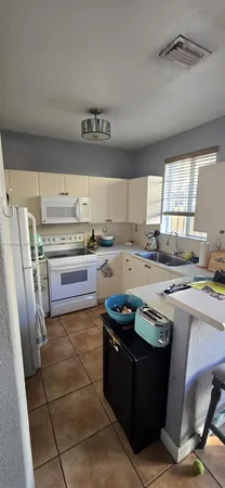 $2,975 | 7301 Northwest 174th Terrace, Unit J106, Hialeah, FL 33015