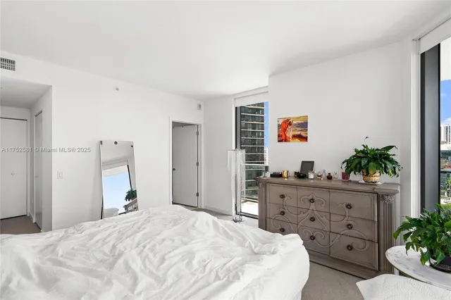 $599,000 | 501 Northeast 31st Street, Unit 910, Miami, FL 33137