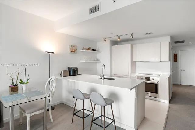 $599,000 | 501 Northeast 31st Street, Unit 910, Miami, FL 33137