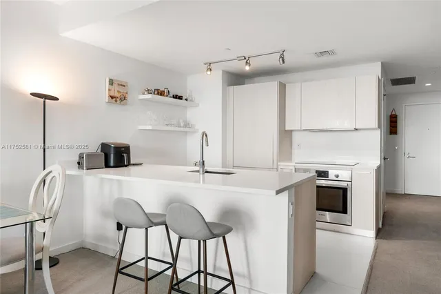 $599,000 | 501 Northeast 31st Street, Unit 910, Miami, FL 33137