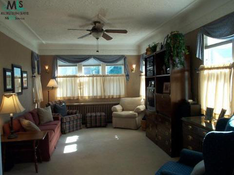 1420 Nottingham Road Grosse Pointe, MI 48230 - Photo 2 of 9 708647-1.JPG