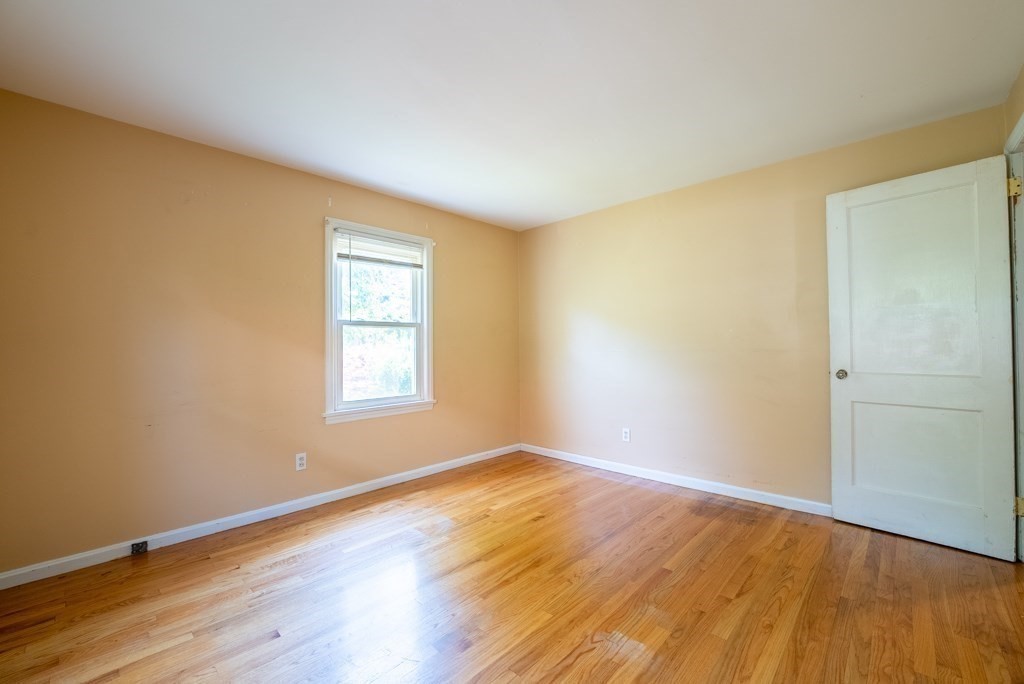 216 Dwight Road Springfield, MA 01108 - Photo 19 of 38