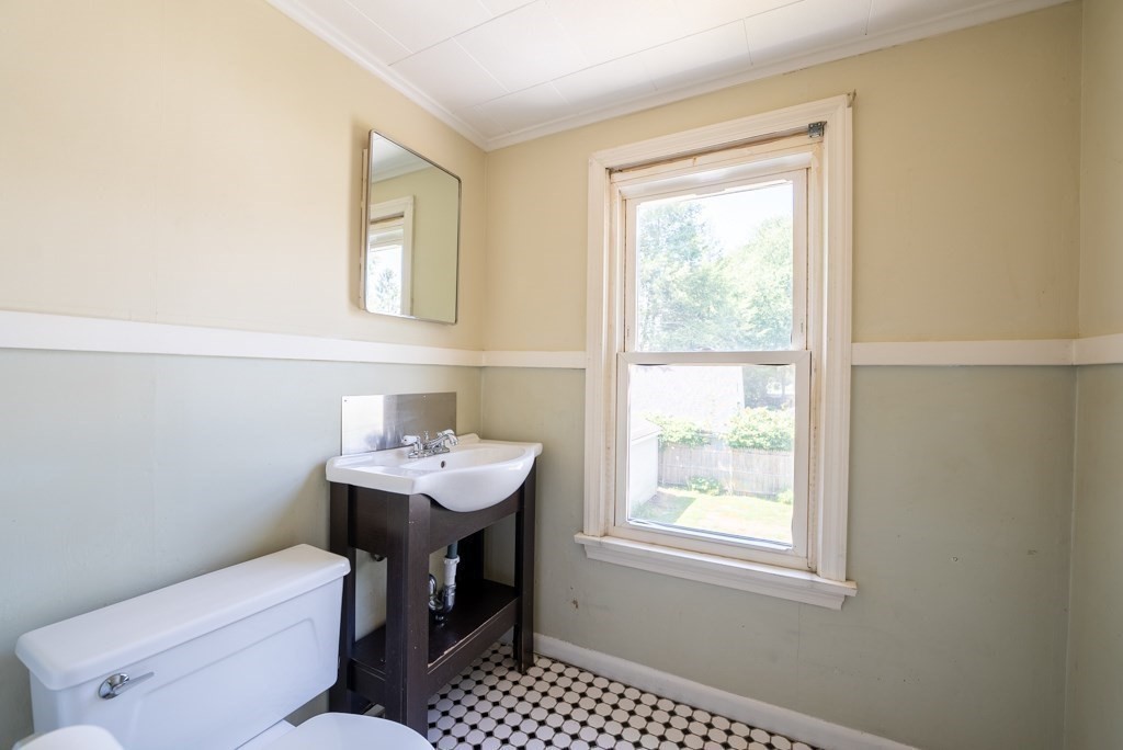 216 Dwight Road Springfield, MA 01108 - Photo 25 of 38