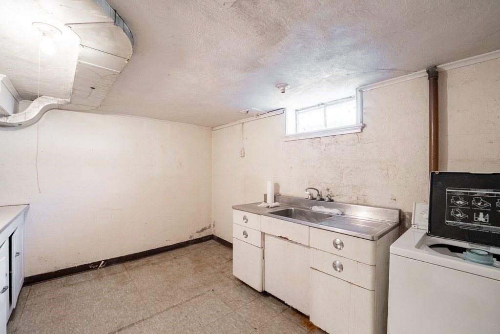 216 Dwight Road Springfield, MA 01108 - Photo 29 of 38