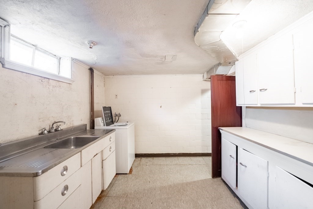 216 Dwight Road Springfield, MA 01108 - Photo 30 of 38