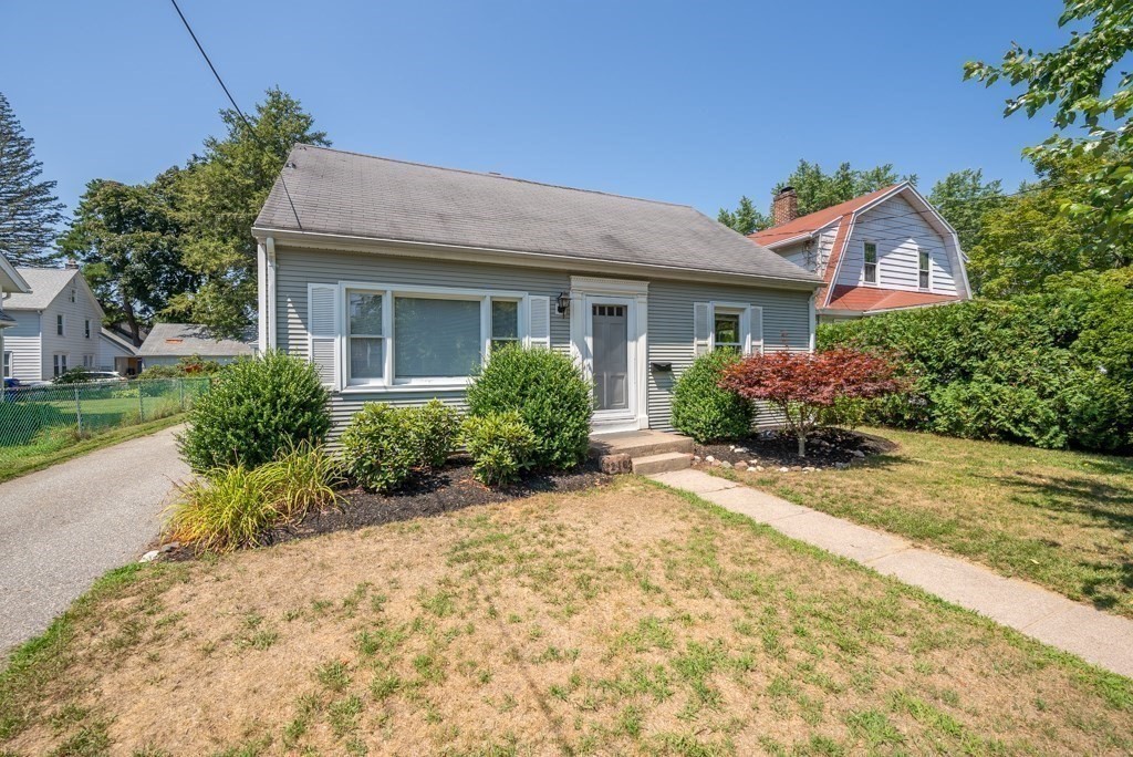 216 Dwight Road Springfield, MA 01108 - Photo 3 of 38