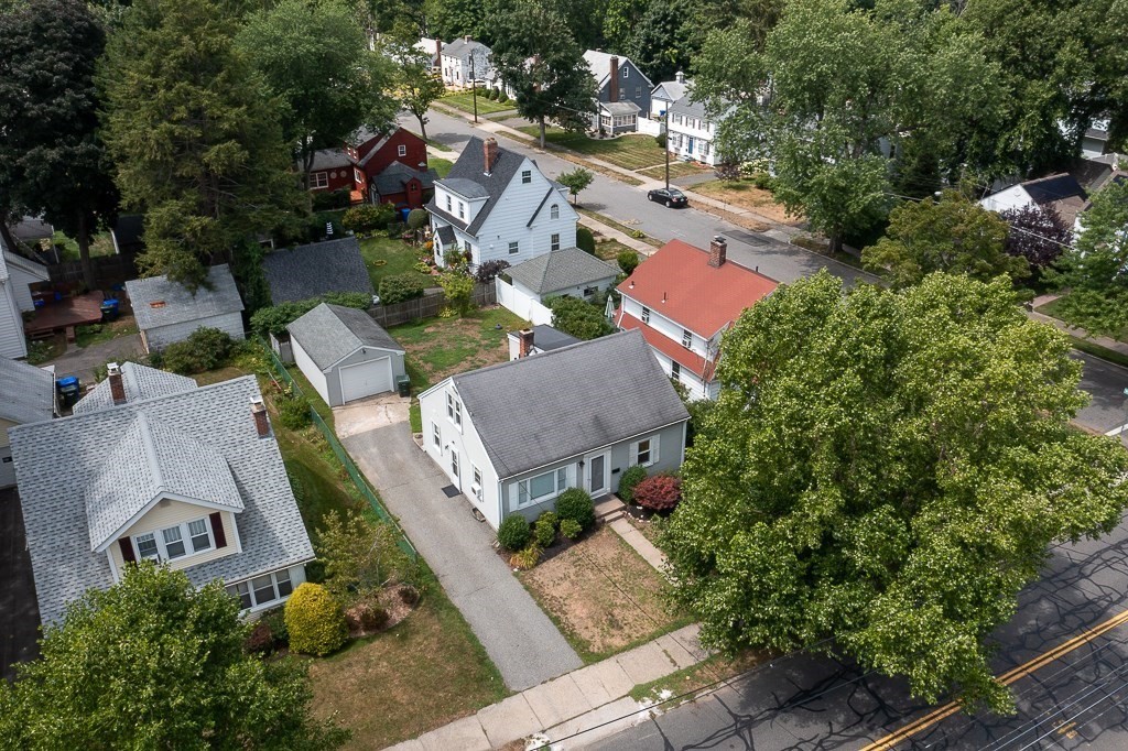 216 Dwight Road Springfield, MA 01108 - Photo 5 of 38