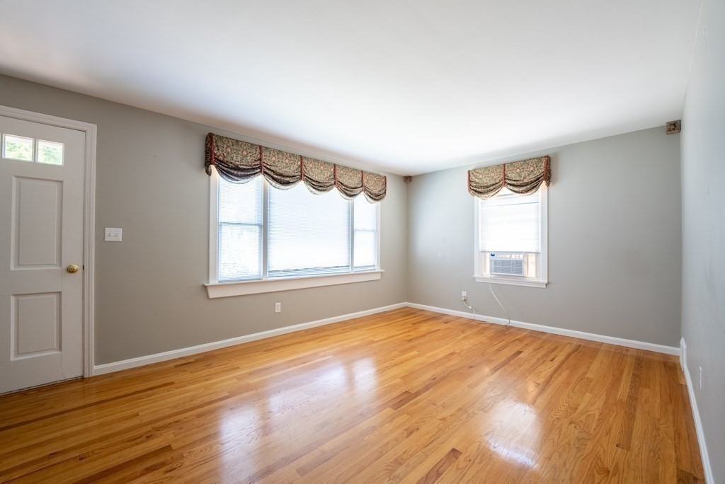 216 Dwight Road Springfield, MA 01108 - Photo 10 of 38