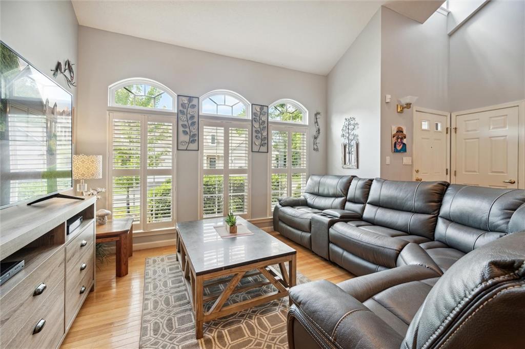 136 Park Place McKees Rocks, PA 15136 - Photo 6 of 49 a living room with furniture and a large window