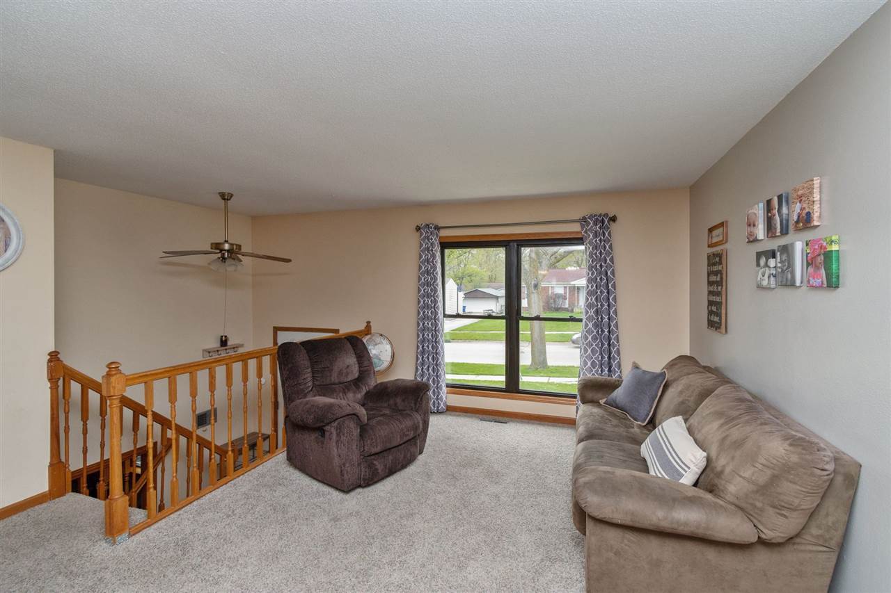 112 Norwick Road Southwest Cedar Rapids, IA 52404 - Photo 3 of 27 Gallery Image 3