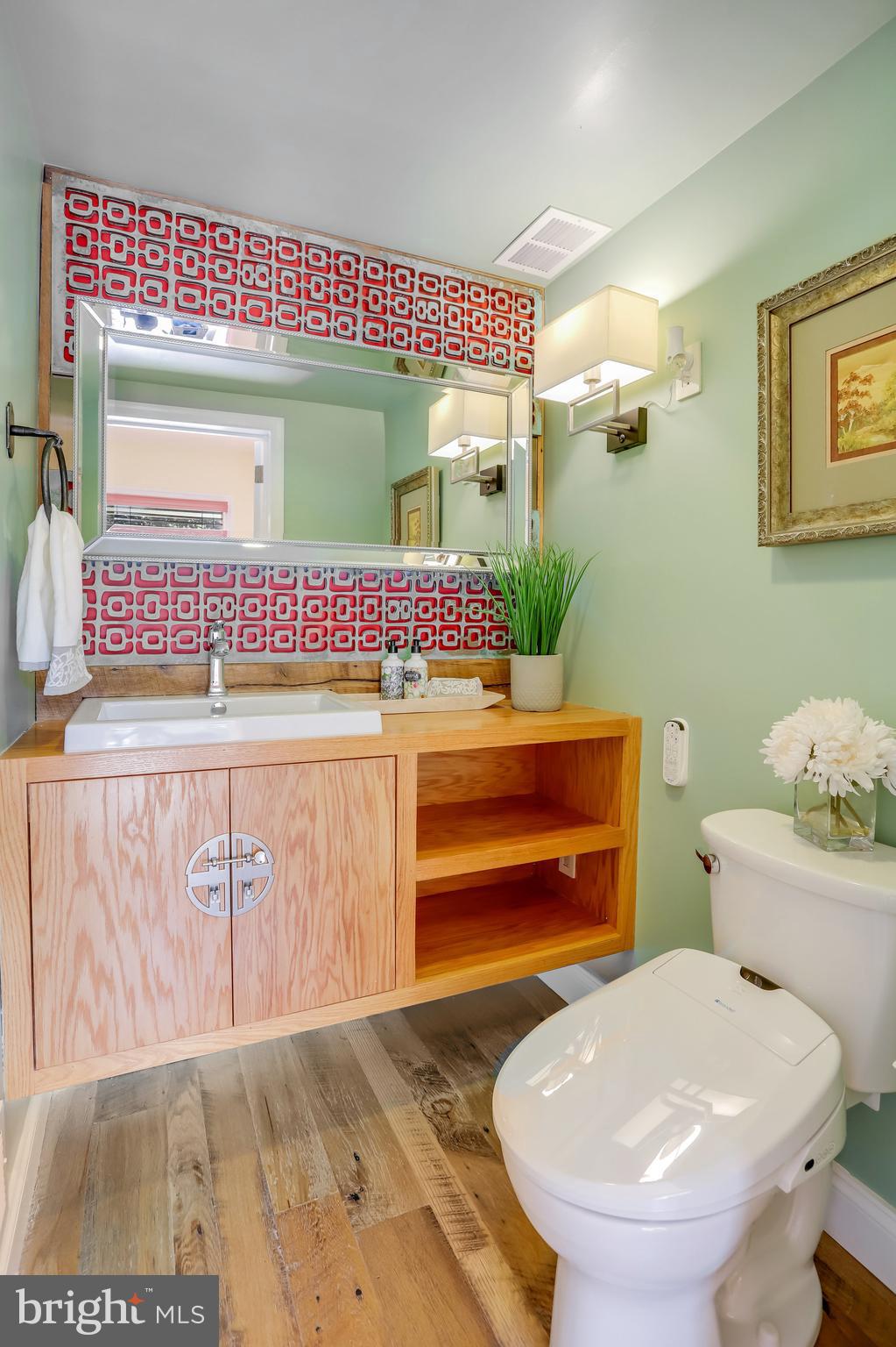 11724 Newbridge Court Reston, VA 20191 - Photo 26 of 61 Main level powder room