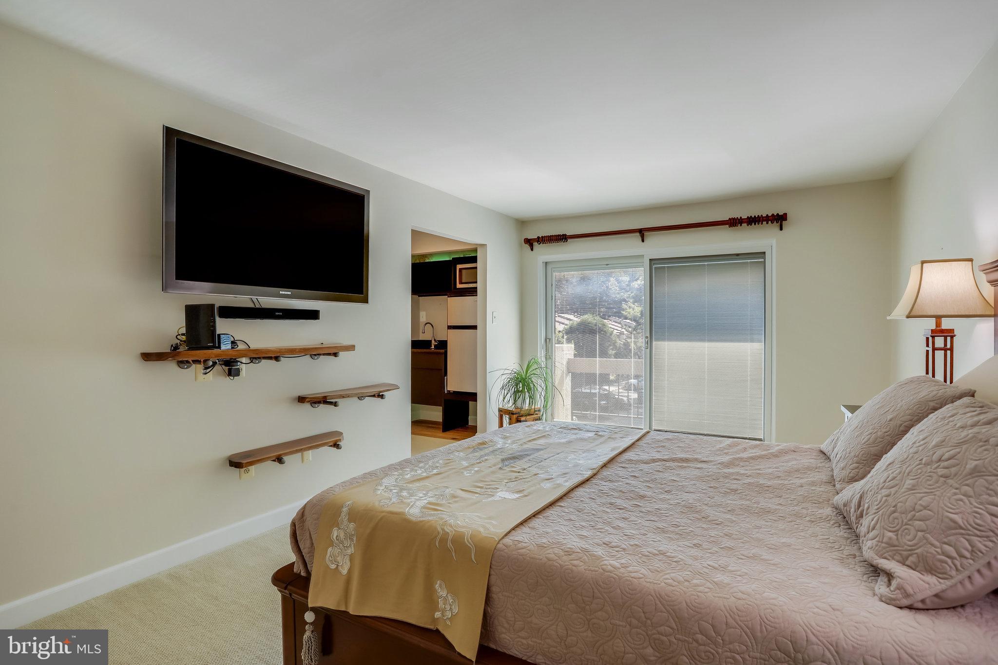 11724 Newbridge Court Reston, VA 20191 - Photo 28 of 61 Primary bedroom