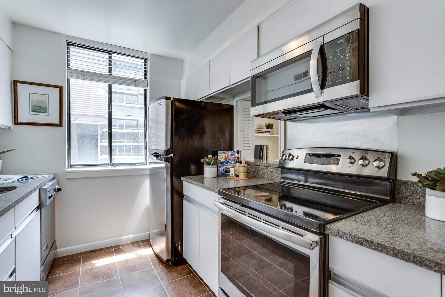 1140 23rd Street Northwest, Unit 702 Washington, DC 20037 - Photo 7 of 27 Kitchen