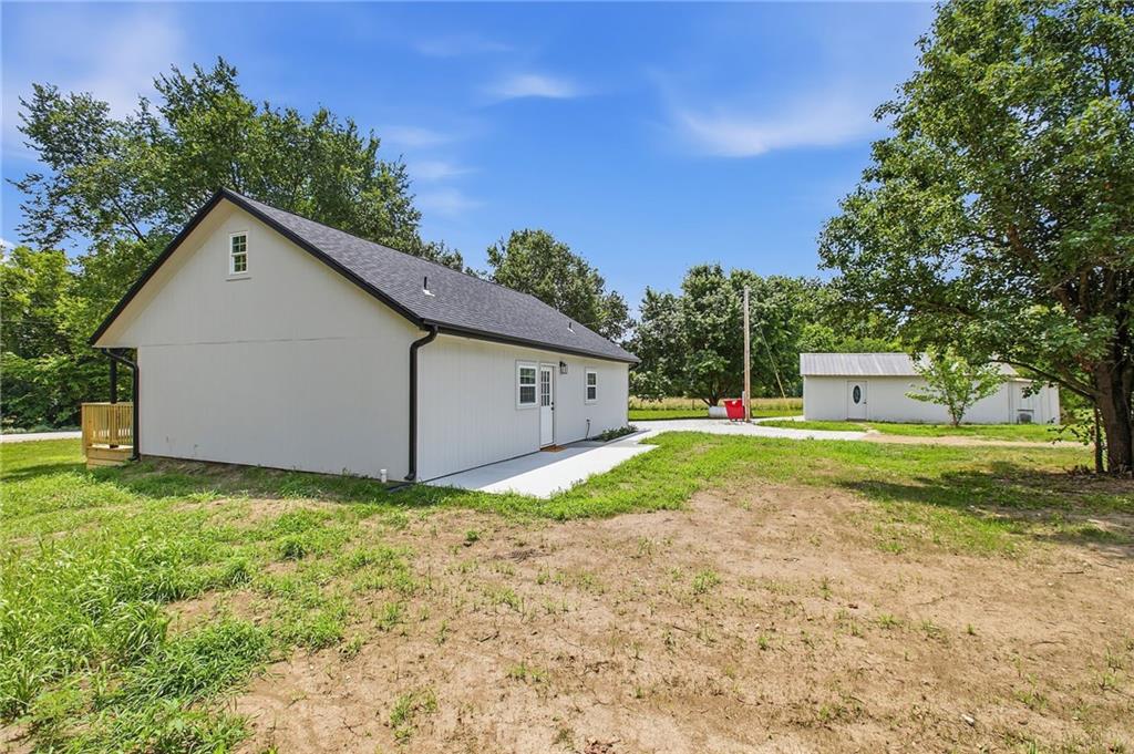 36 Southwest 1421st Road Holden, MO 64040 - Photo 8 of 41