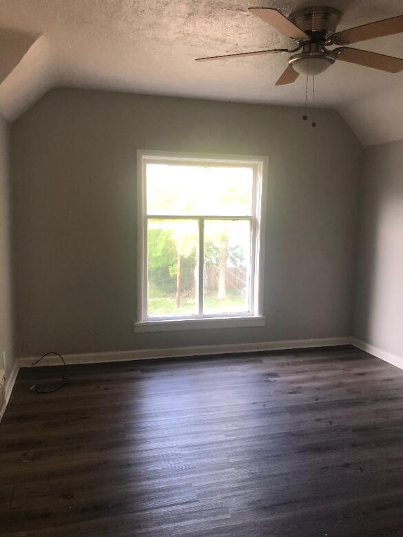 1236 Spring Street Muskegon, MI 49442 - Photo 6 of 7 1236 spring 5