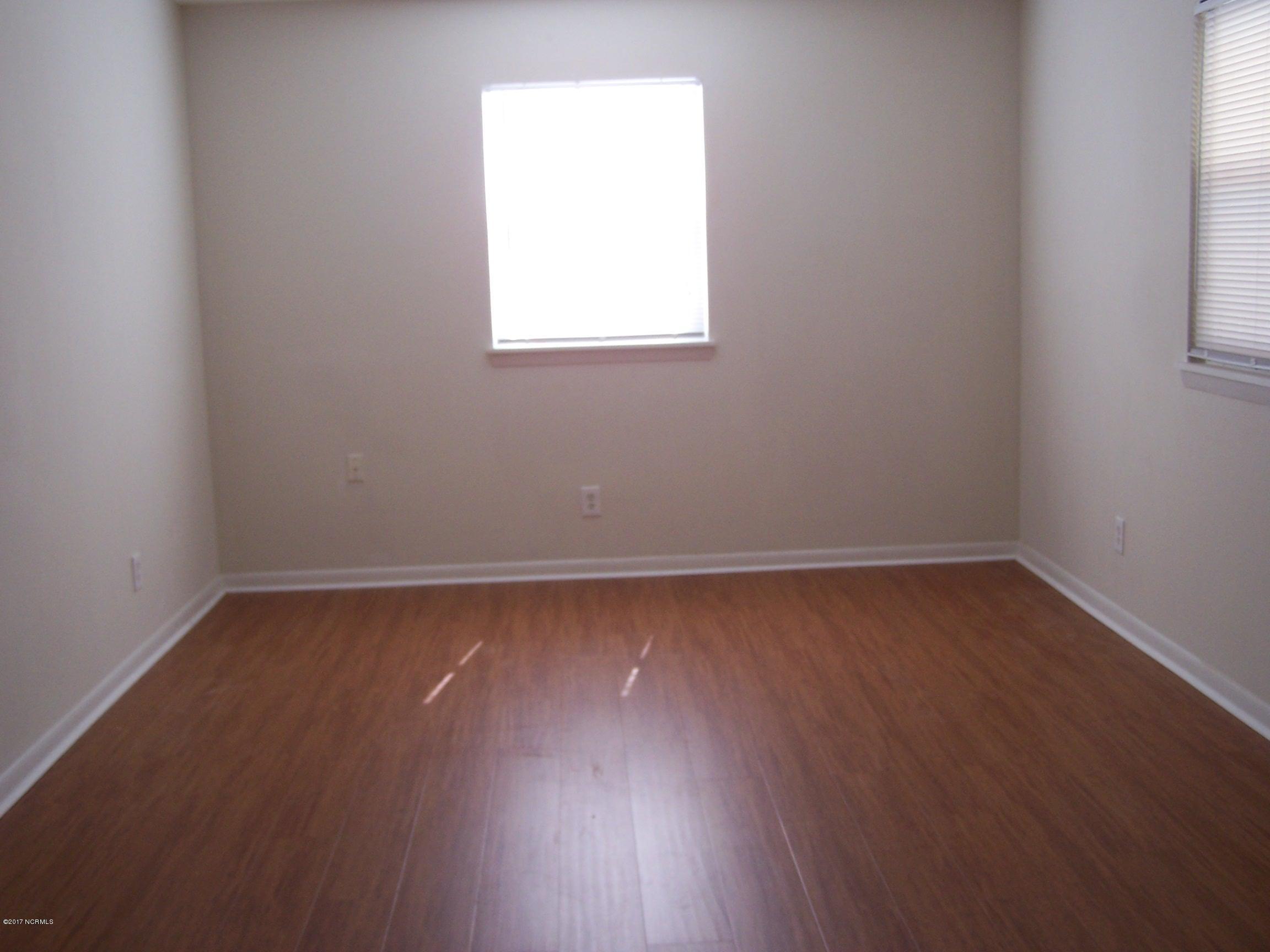 309 Spartan Road Wilmington, NC 28405 - Photo 3 of 13 101_6163