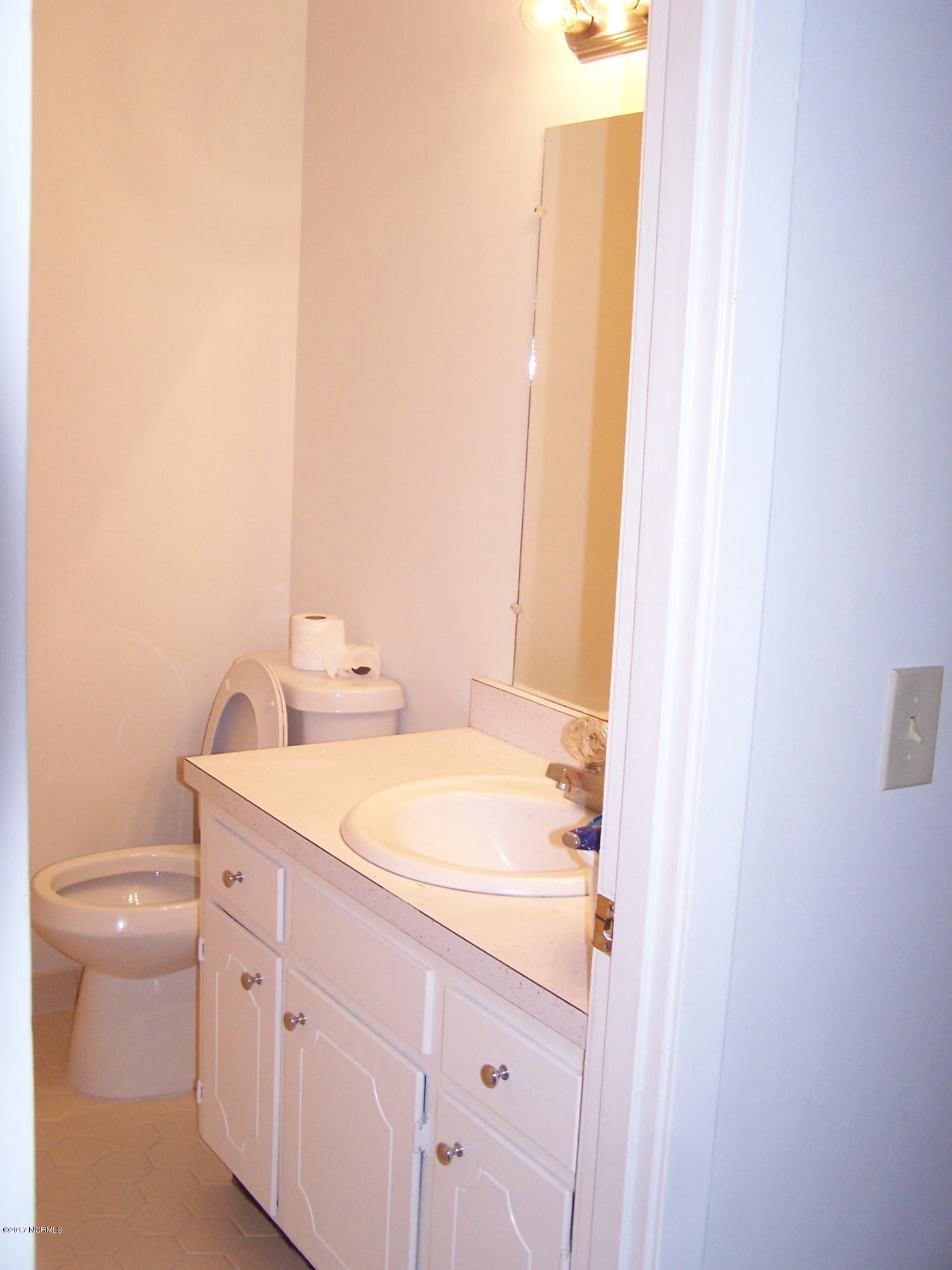 309 Spartan Road Wilmington, NC 28405 - Photo 6 of 13 101_6171