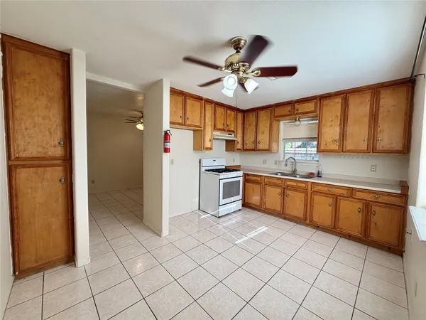 $1,675 | 11102 Maize Lane, Unit A, Houston, TX 77041