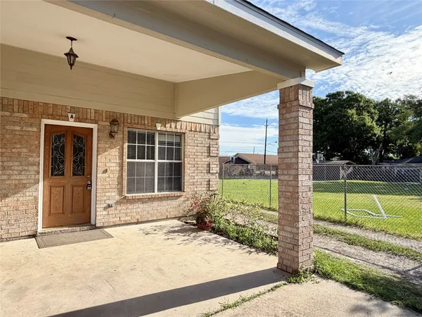 $1,675 | 11102 Maize Lane, Unit A, Houston, TX 77041