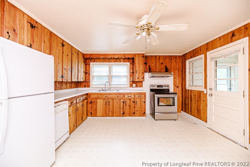 321 Lawrence Road Broadway, NC 27505 - Photo 10 of 20 Gallery Image 10
