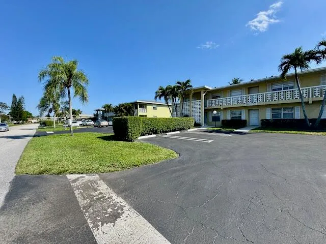 $280,000 | 2510 Black Olive Boulevard, Unit 203, Delray Beach, FL 33445