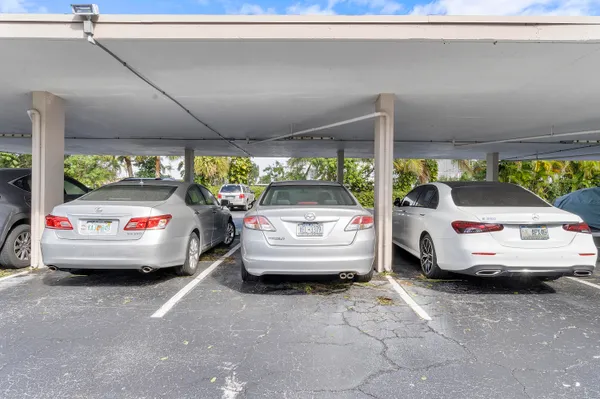 $3,500 | 2851 South Ocean Boulevard, Unit 4B, Boca Raton, FL 33432