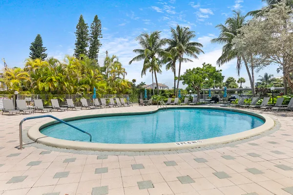 $3,500 | 2851 South Ocean Boulevard, Unit 4B, Boca Raton, FL 33432