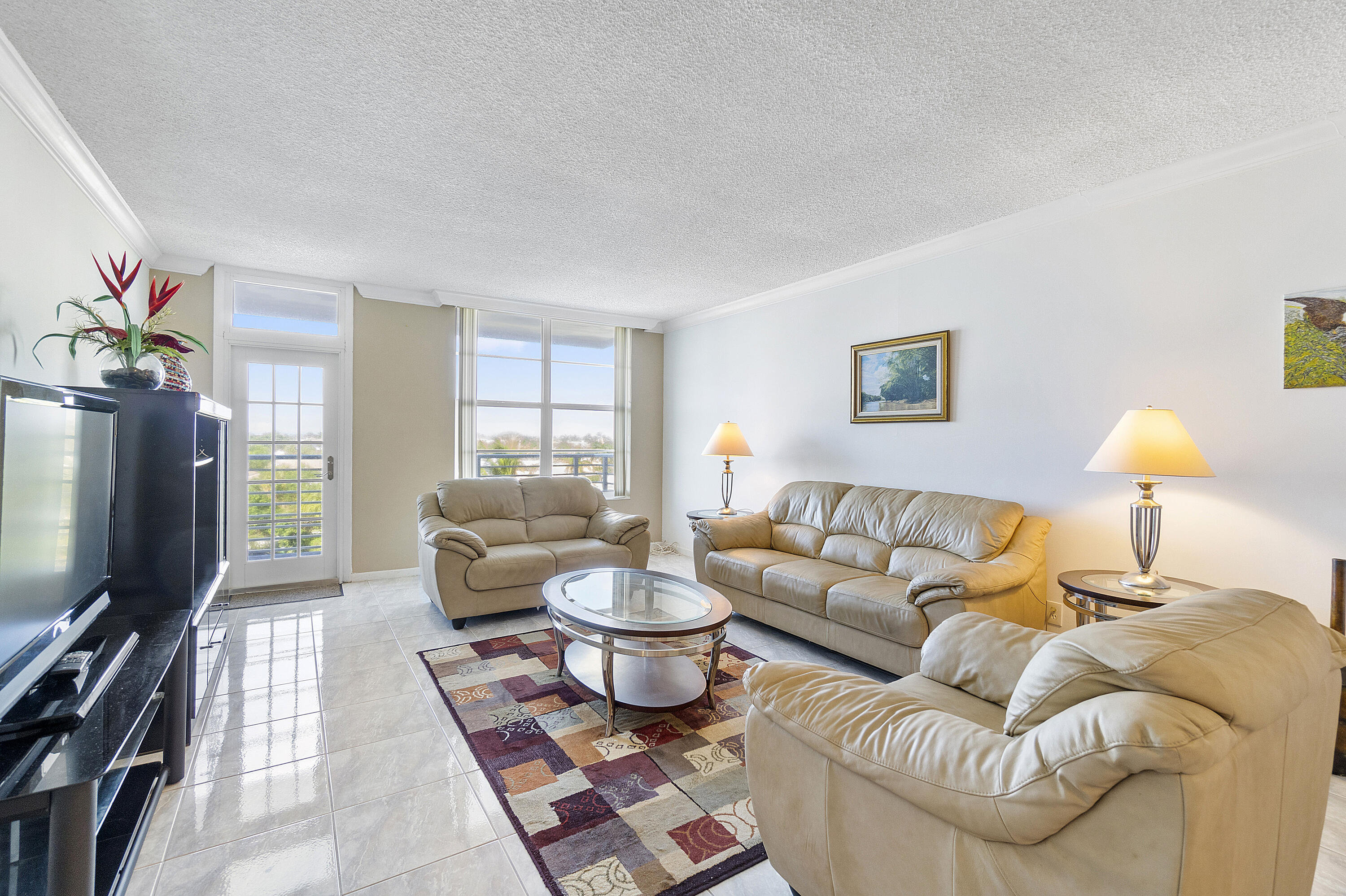 2851 South Ocean Boulevard, Unit 4B Boca Raton, FL 33432 - Photo 2 of 30 Living Room