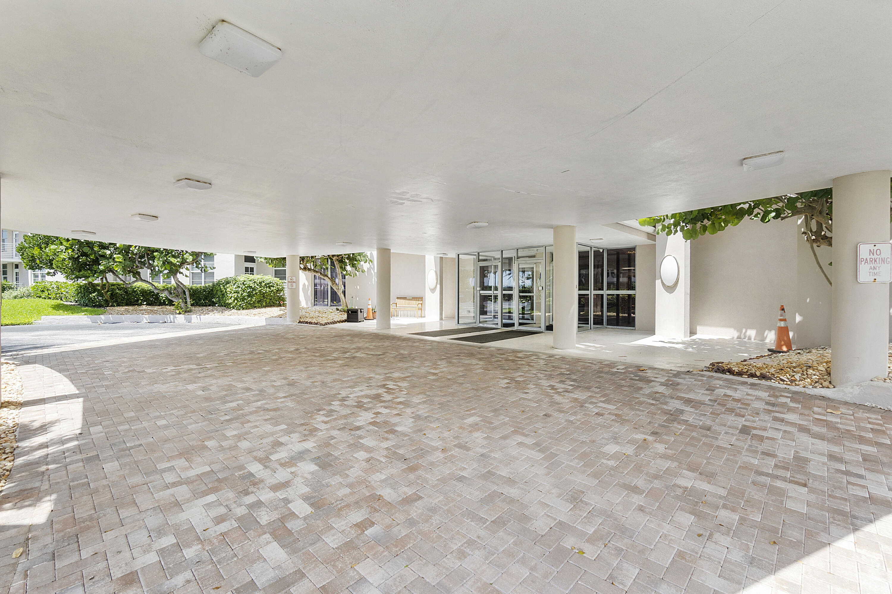2851 South Ocean Boulevard, Unit 4B Boca Raton, FL 33432 - Photo 23 of 30 Front Entrance