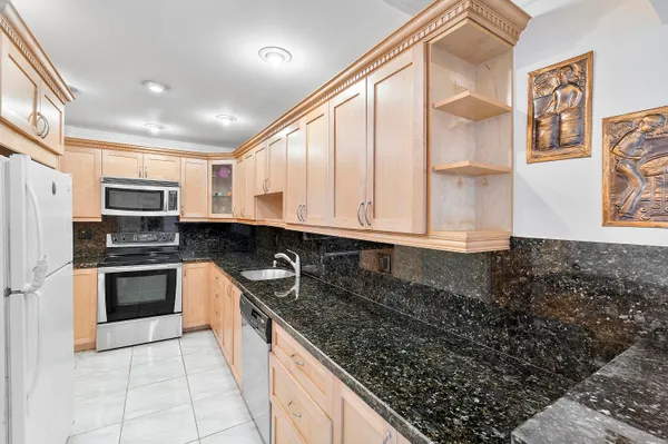 $3,500 | 2851 South Ocean Boulevard, Unit 4B, Boca Raton, FL 33432