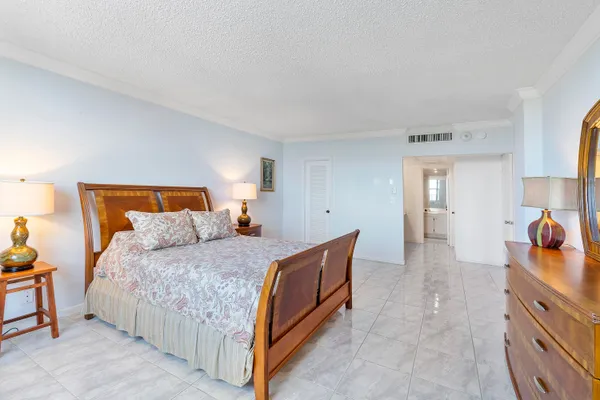 $3,500 | 2851 South Ocean Boulevard, Unit 4B, Boca Raton, FL 33432