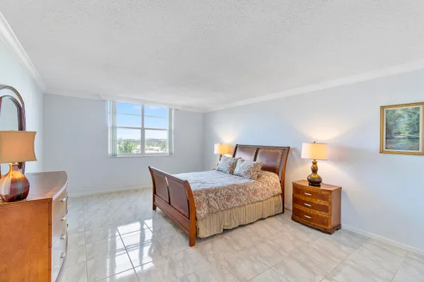 $3,500 | 2851 South Ocean Boulevard, Unit 4B, Boca Raton, FL 33432