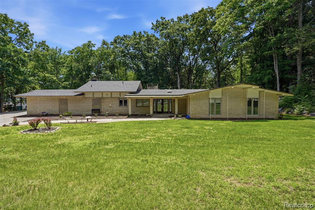 30715 North Greenbriar Road Franklin, MI 48025 - Photo 3 of 43