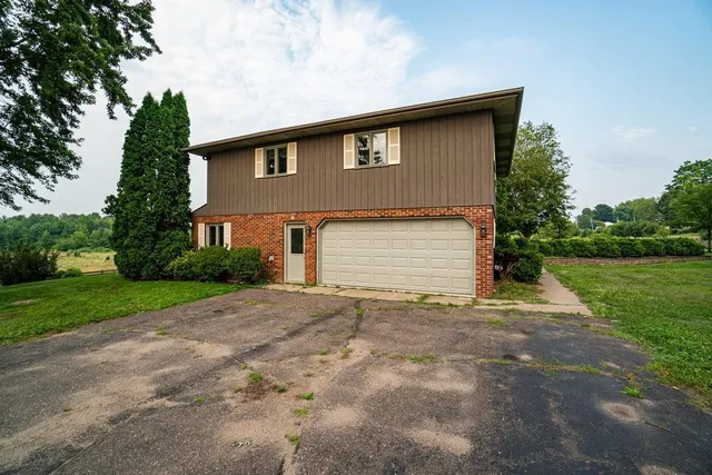$374,900 | 518 East Chippewa Street, Cadott, WI 54727