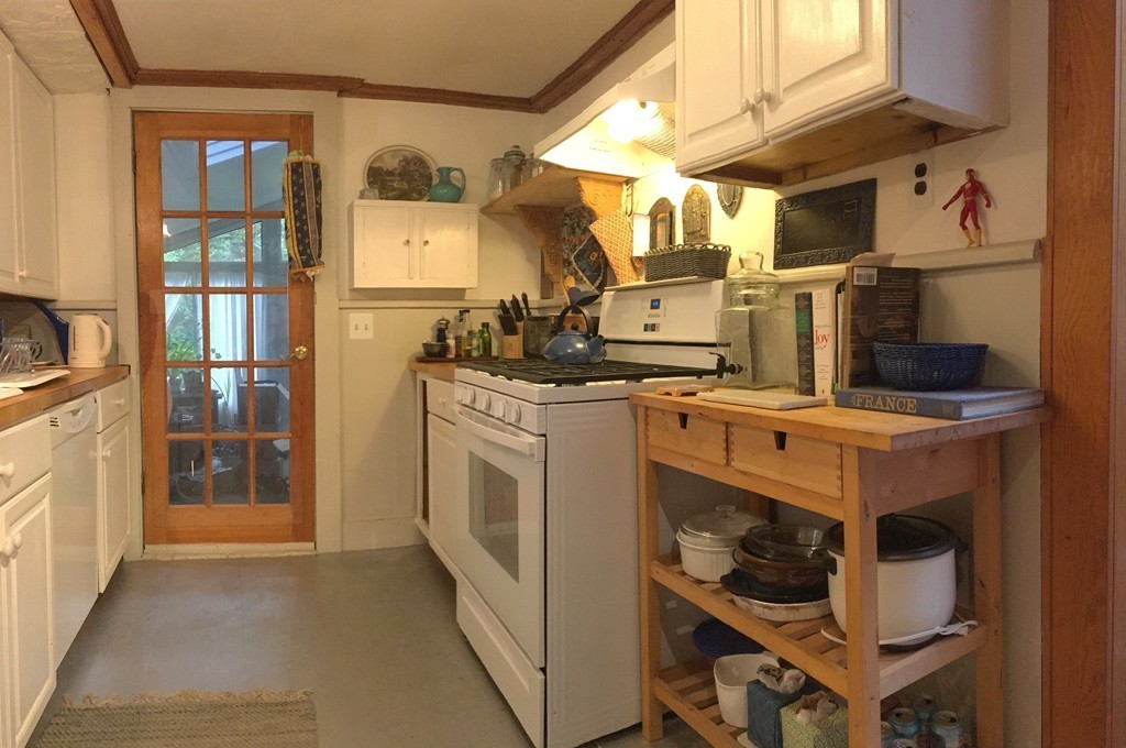 6 Lakeview Road Wayland, MA 01778 - Photo 3 of 16 Gallery Image 3