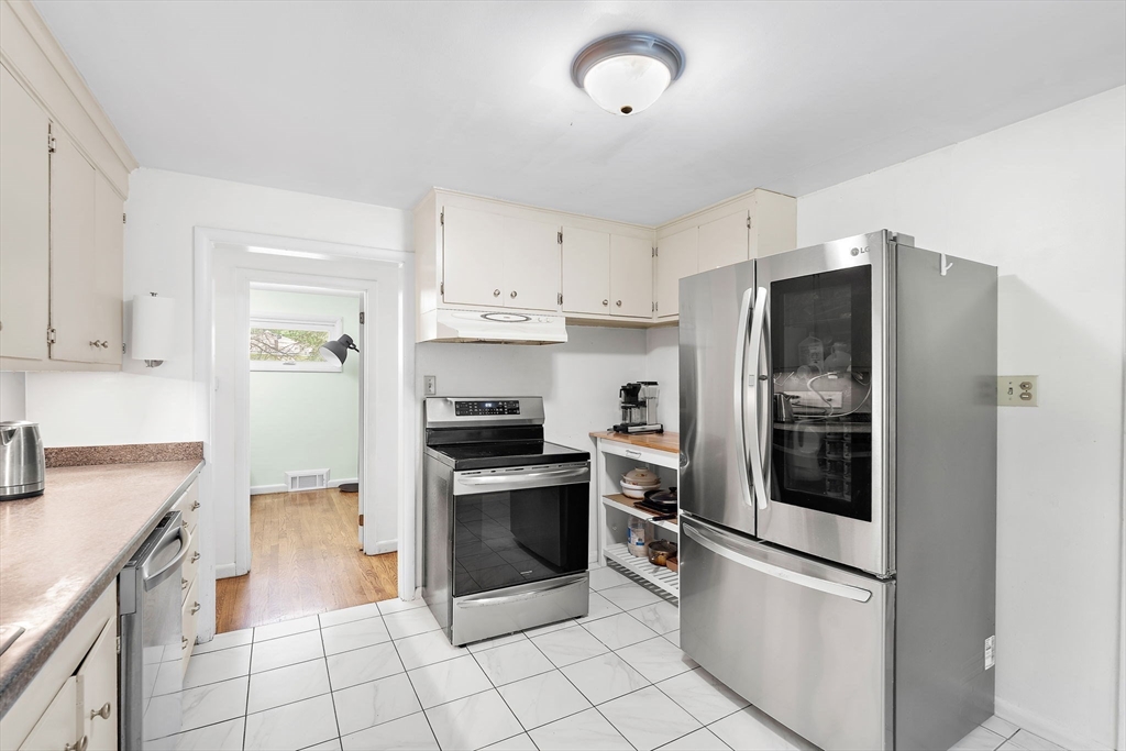75 Proctor Road Chelmsford, MA 01824 - Photo 8 of 34