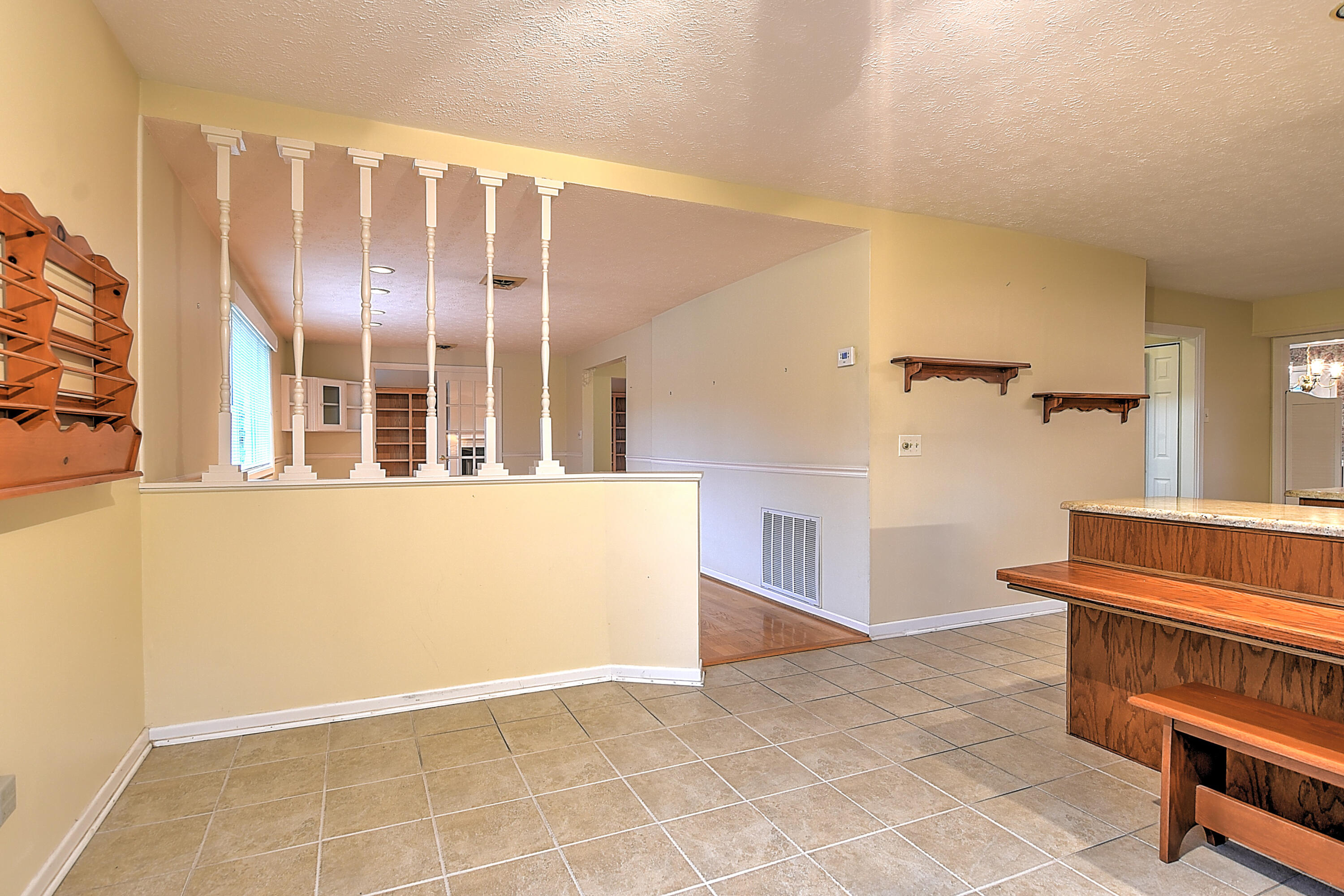 2101 Pendragon Road Kingsport, TN 37660 - Photo 15 of 58 Pendragon-12