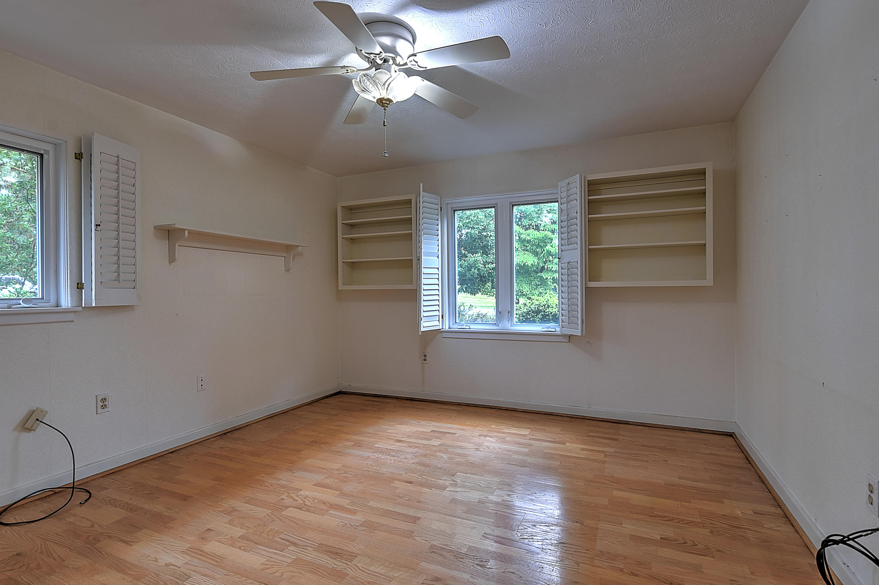 2101 Pendragon Road Kingsport, TN 37660 - Photo 34 of 58 Pendragon-31