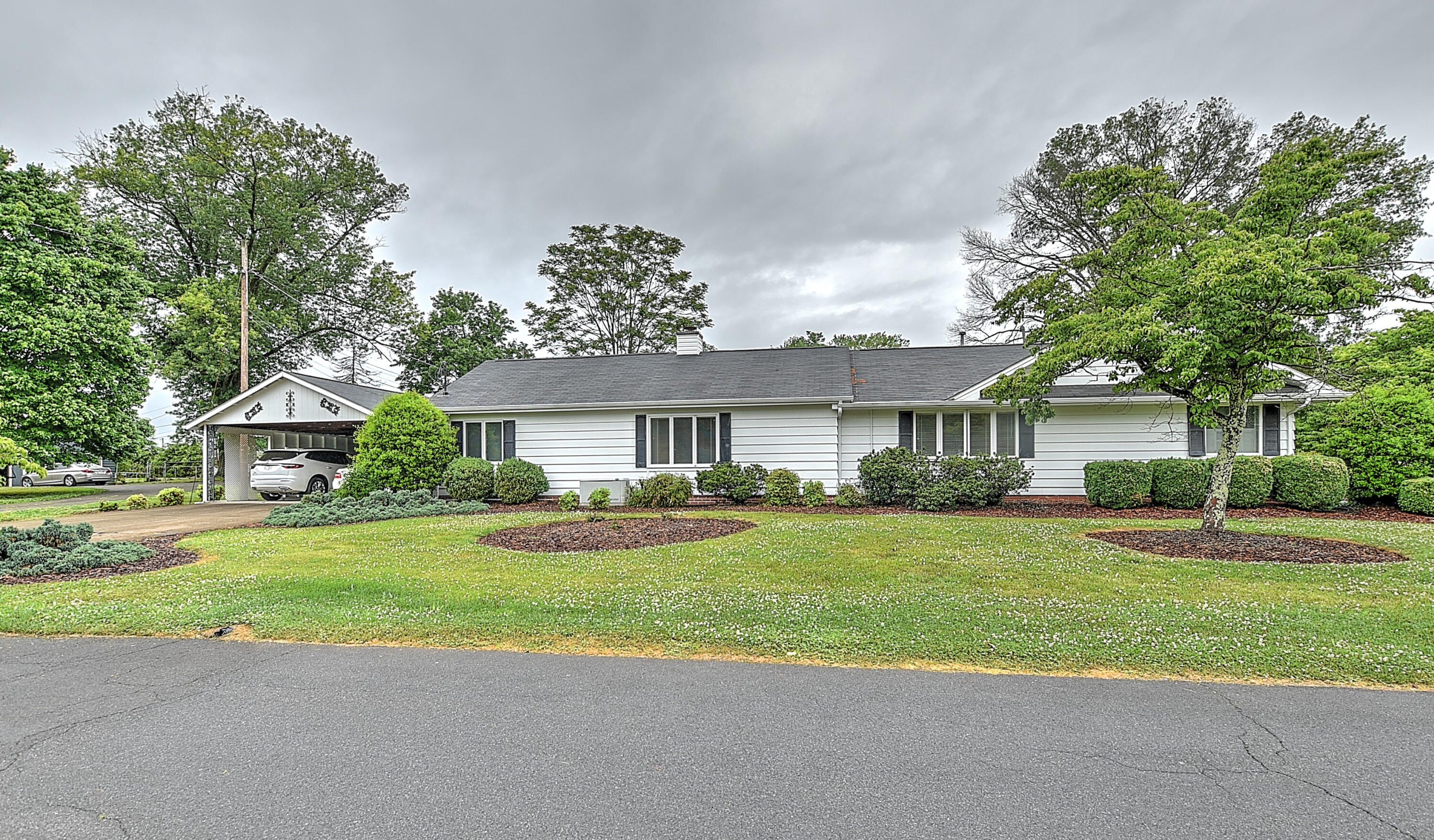 2101 Pendragon Road Kingsport, TN 37660 - Photo 5 of 58 Pendragon-2