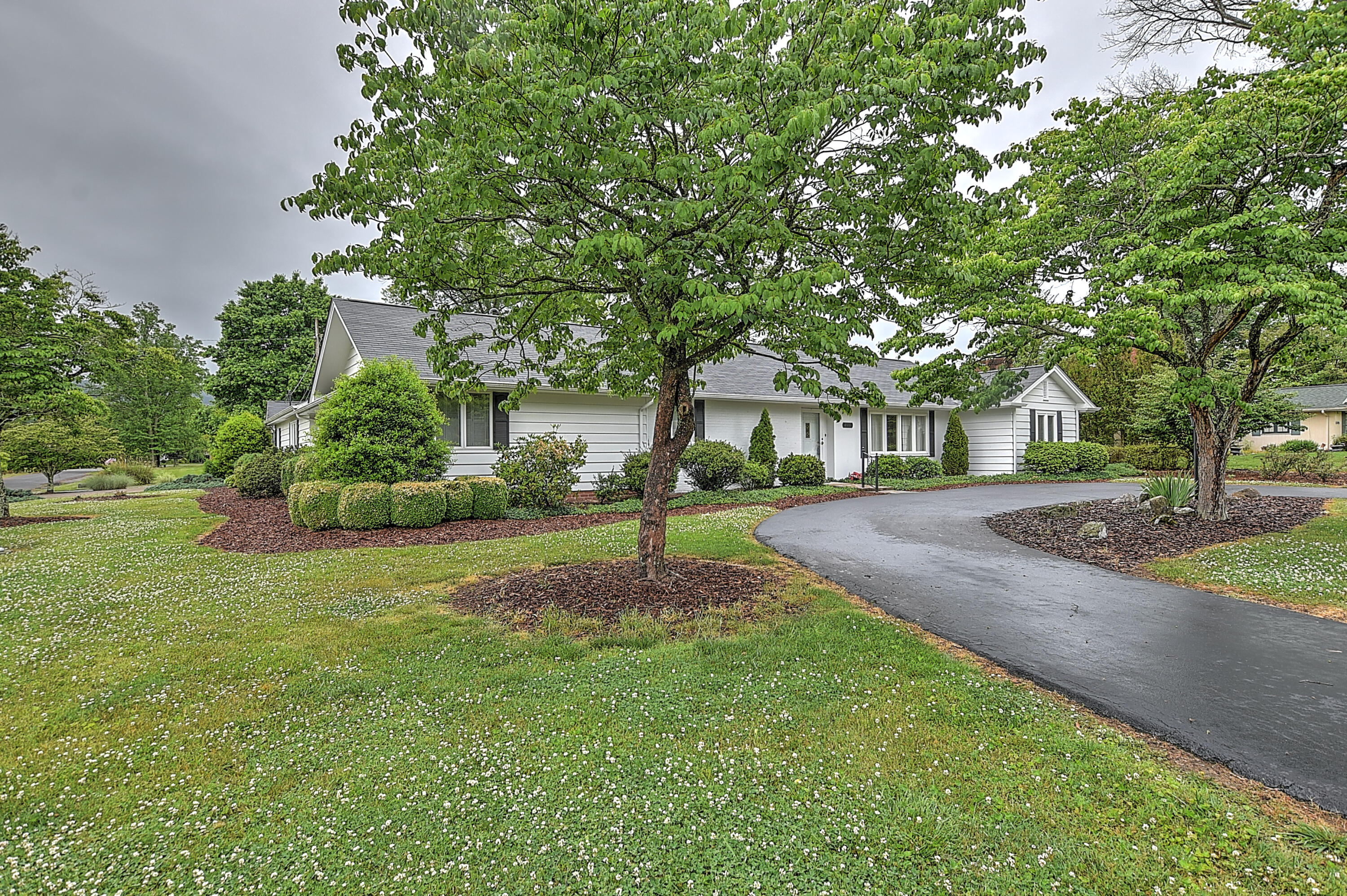 2101 Pendragon Road Kingsport, TN 37660 - Photo 54 of 58 Pendragon-51