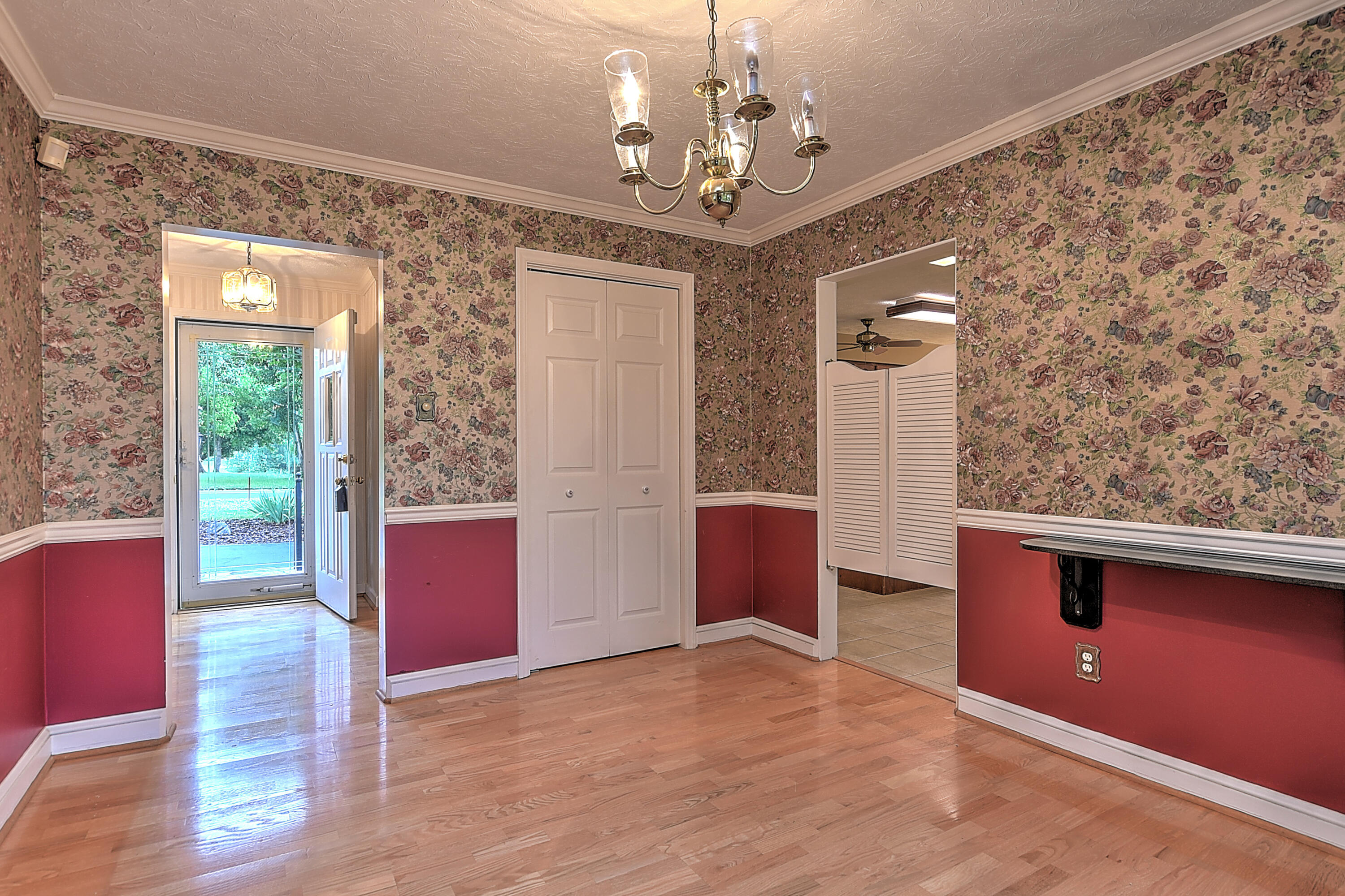 2101 Pendragon Road Kingsport, TN 37660 - Photo 9 of 58 Pendragon-6