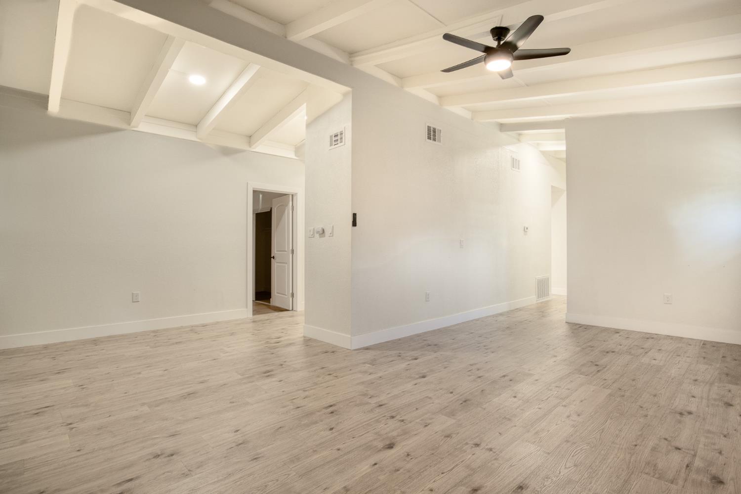 2323 Del Rio Drive Stockton, CA 95204 - Photo 5 of 20