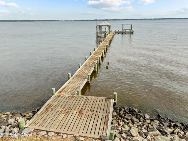 $749,900 | 901 Down Shore Road, Blounts Creek, NC 27814